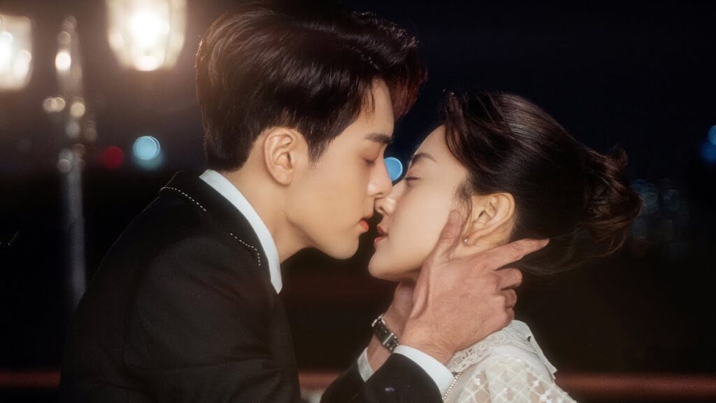 أخيرًا تعترف بحبها له، يحمر وجهه خجلًا عند سماع كلامها 😚 | مشهد من المسلسل "مرحبًا أيتها الزهرة"