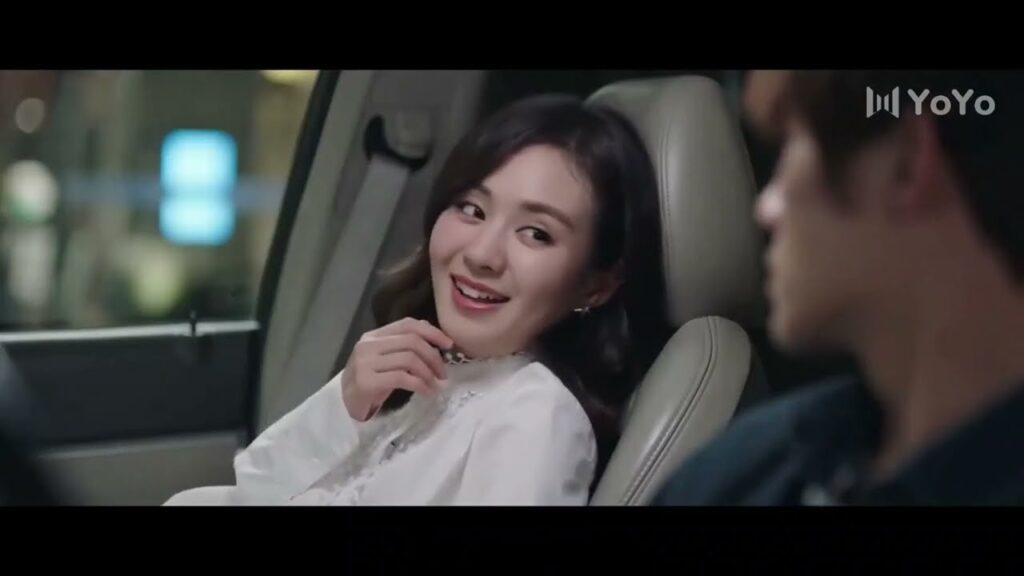 تدافع عنه من صديقـه الذي ينظر له بإحتقار  ( الجمال القبيح  )