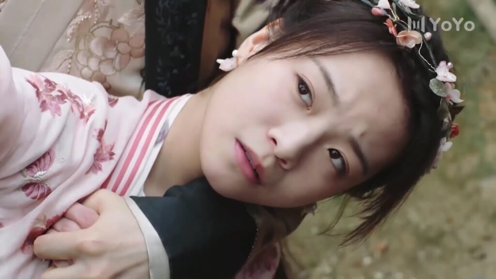 تقع الحجارة العملاقة عليه وهو ينقذ زوجتـه ( الحقيقة او الجرأة ) تقع الحجارة العملاقة عليه وهو ينقذ زوجتـه ( الحقيقة او الجرأة )