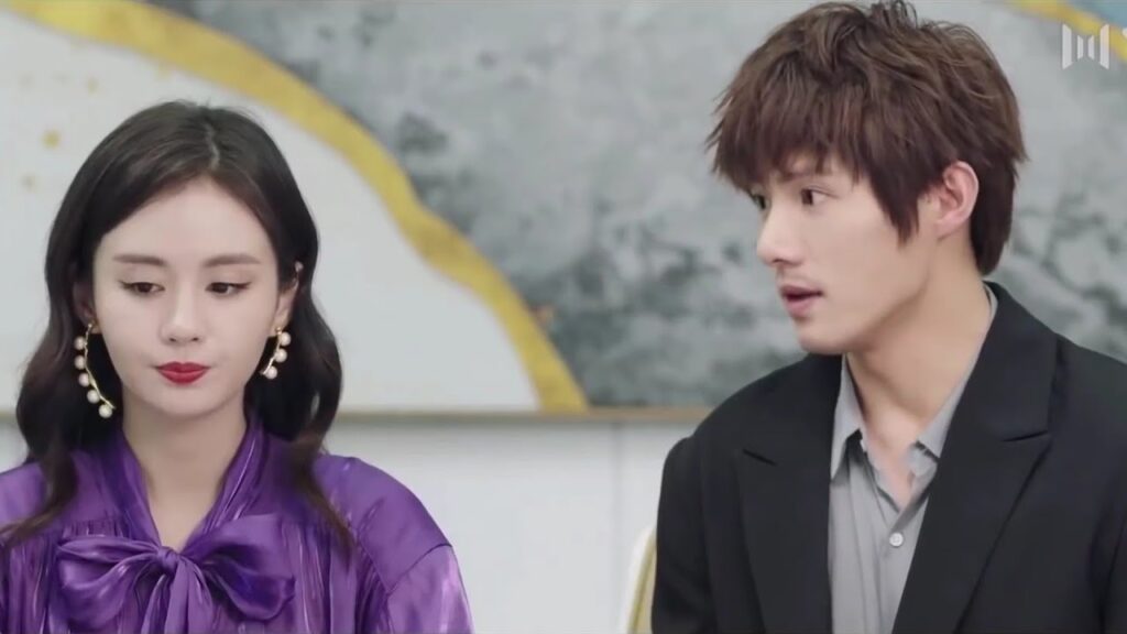 اصبح مساعدها الشخصي لكي يفضح امرها  ( الجمال القبيح )