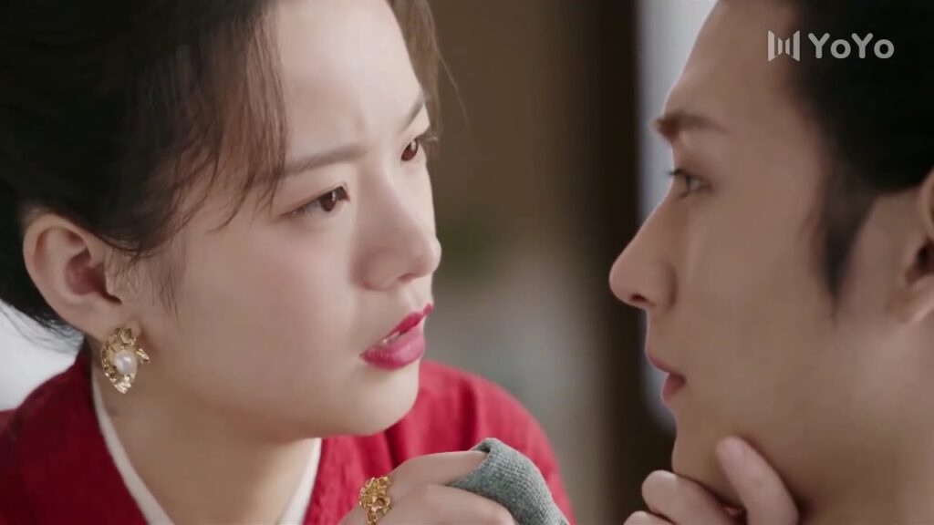 تقترب منـه فيحمر خجلا وهو يتذكر قبـلته الاولى التي سرقتها منه ( الحقيقة او الجرأة ) تقترب منـه فيحمر خجلا وهو يتذكر قبـلته الاولى التي سرقتها منه ( الحقيقة او الجرأة )