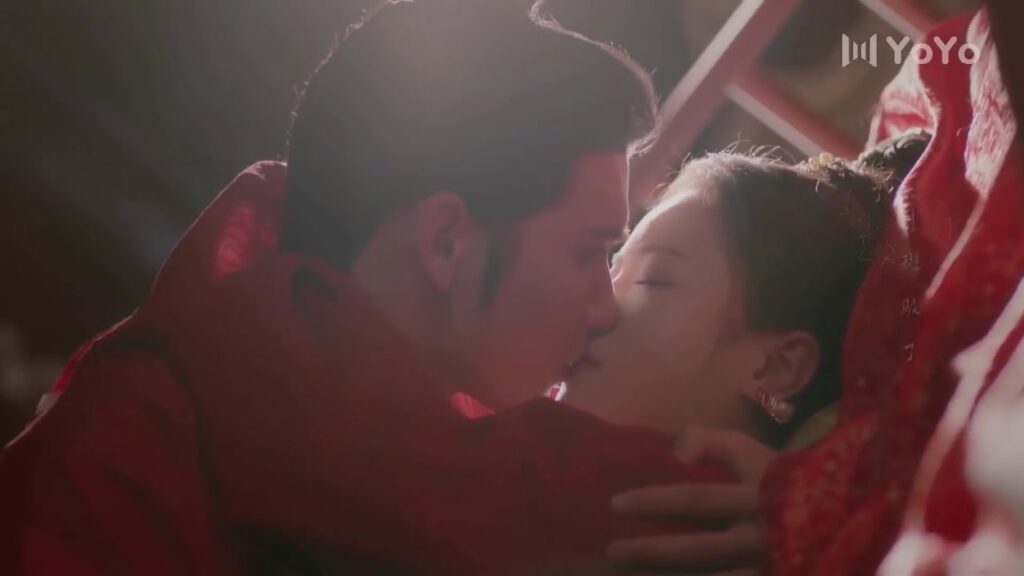 بما ان زوجها اعمى هي من تبادر وتقبـله ( الحقيقة او الجرأة ) بما ان زوجها اعمى هي من تبادر وتقبـله ( الحقيقة او الجرأة )