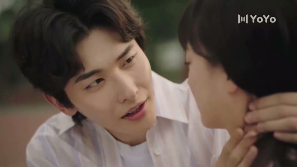 هل تشعرين بالخجل لاني قريب منك ؟ هل ينبض قلبك بسرعة ( نهر يجري خلاله )