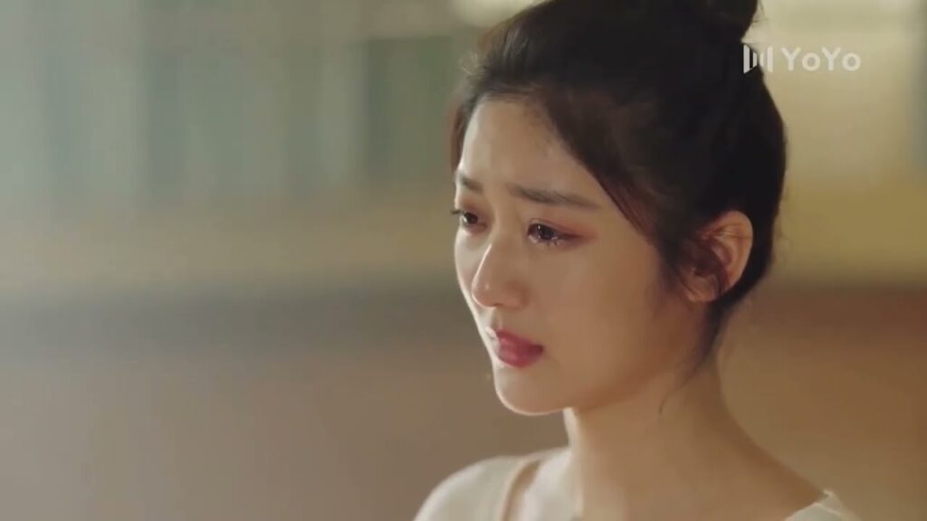 تكتشف بأن صديقتها تحب حبيبـها   ( نهر يجري خلاله )