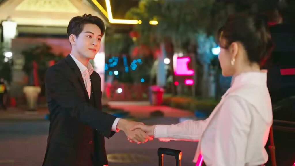 من أجل تسديد ديونه، أخرج صندوقين من المكرونة وقدمهما إلى (يي) 😃😃 | مشهد من “مرحبًا أيتها الزهرة” من أجل تسديد ديونه، أخرج صندوقين من المكرونة وقدمهما إلى (يي) 😃😃 | مشهد من "مرحبًا أيتها الزهرة"