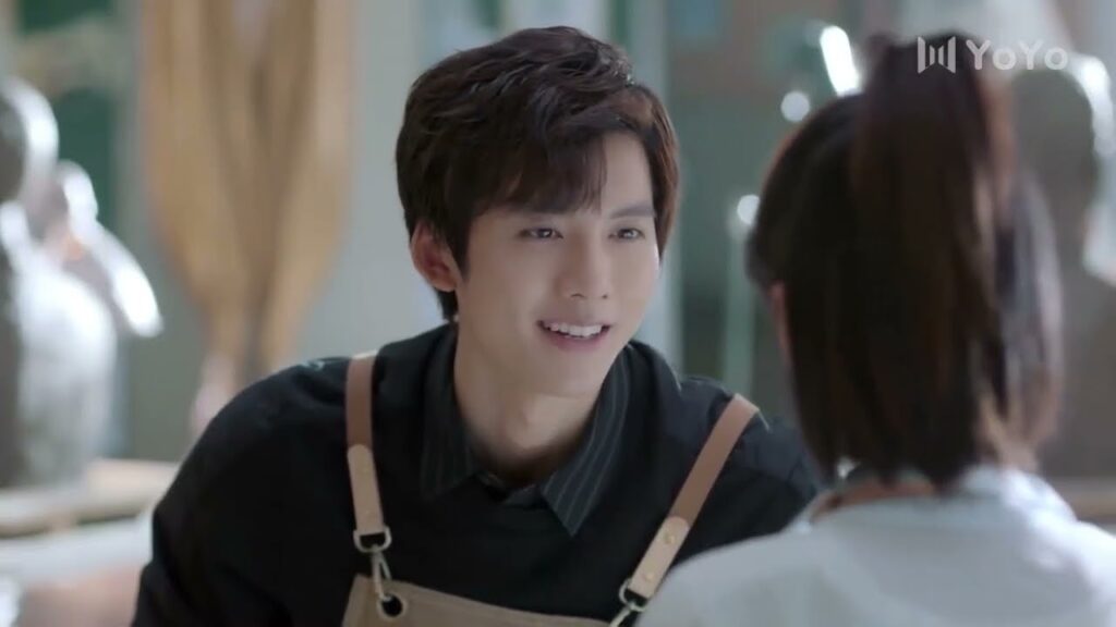 ترى حبيبها يجلس مع  فتاة اخرى , فتذهب وتجلس معهم  وتغضب منه  ( عزباء محترفة )