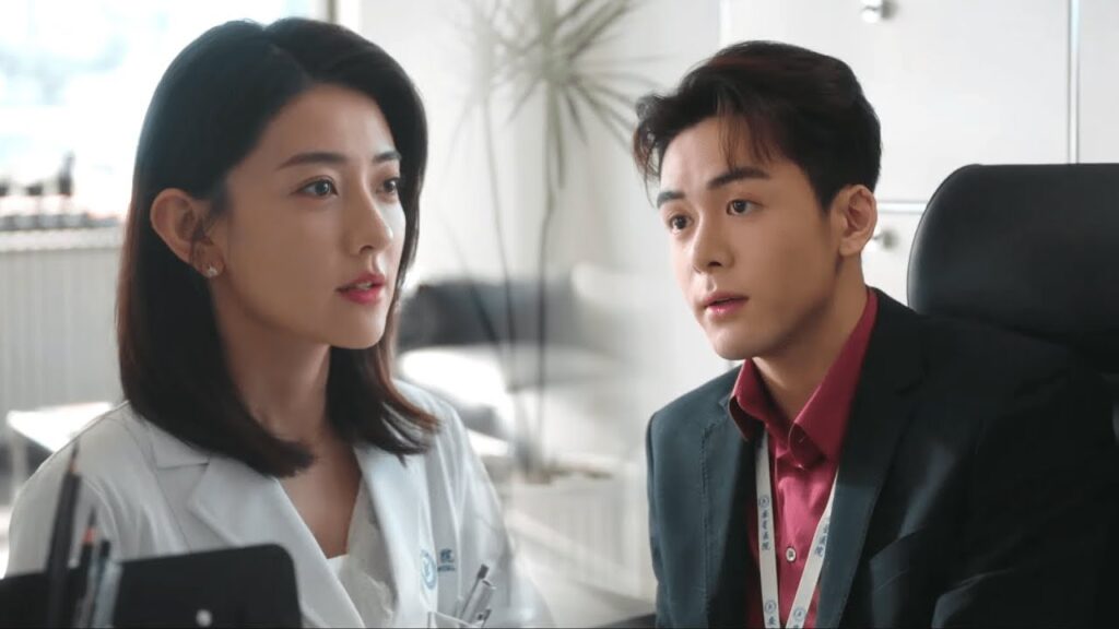 كانت (يي) تتعرض للمضايقة ولحسن الحظ وصل (لو) في الوقت المناسب لحمايتها | مشهد "مرحبًا أيتها الزهرة"