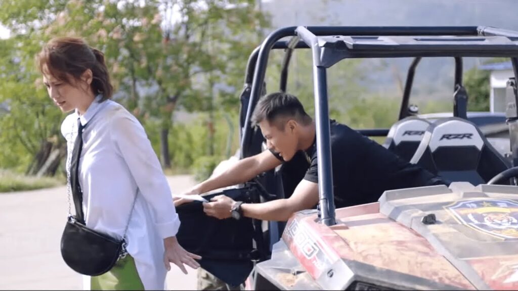 ماذا أفعل إذا مزقت ملابس الجميلة بالخطأ؟ حتى أن الطرف الآخر طلب مني خلع ملابسي!🤣 | مسلسل "أنت بطلي"