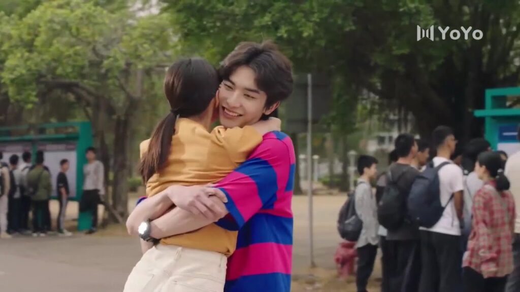 لا تصدق بأنها نجحت في الاختبار فتقفز الى احضانه ويحملها ( نهر يجري خلاله ) لا تصدق بأنها نجحت في الاختبار فتقفز الى احضانه ويحملها ( نهر يجري خلاله )