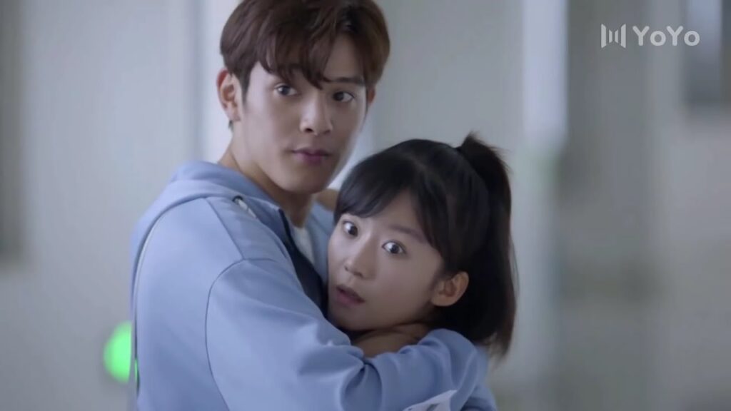 تعتذر منه وتعانقـه لانها عاملتـه بقسوة ولم تهتم بمشاعره ( عزباء محترفة ) تعتذر منه وتعانقـه لانها عاملتـه بقسوة ولم تهتم بمشاعره ( عزباء محترفة )