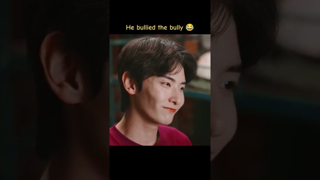 لقد قام بتخويف المتنمر😎😎#ariverrunsthroughit #wangruichang #huyixuan #cdrama #youku