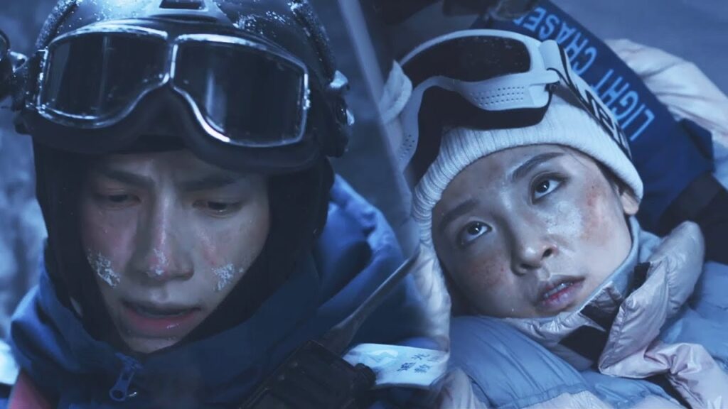 تسمع أخيرًا اعتراف حبيبها في اللحظة الأخيرة من حياتها 💖 | مشهد من المسلسل “نور الحياة” تسمع أخيرًا اعتراف حبيبها في اللحظة الأخيرة من حياتها 💖 | مشهد من المسلسل "نور الحياة"