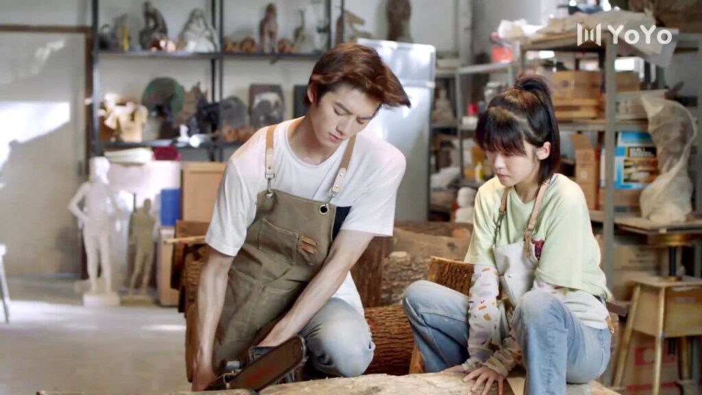 انها صغيرة كحبة االفاصولياء , لكنه لا يرفض لها طلبا ربما انه الحب  ( عزباء محترفة )