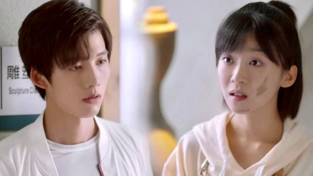 الطالب البارد المتكبر يكتشف بأنها من دمرت المنحوتة الخاصة به  ( عزباء محترفة )