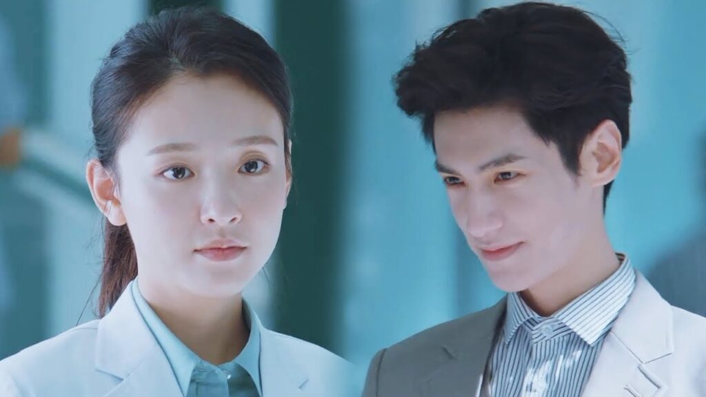 تعطه الطبيبة (تشان) ربطة عنق حبيبها السابق، يشعر المحام (لوو) بالغيرة منه 😆😆 | مشهد من "نور الحياة"