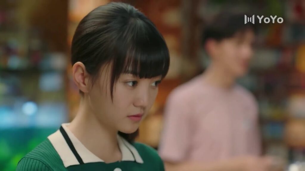 تعتقد بأنها قليلة و لا تستحقه لذلك لا تعترف له  بمشاعرها  ( نهر يجري خلاله )