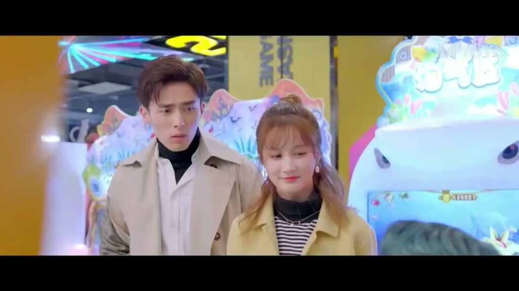 يذهب مع زوجته الى صالة الالعاب , لكنه ينصدم بزوجتـه تنافسية  ( هي التي احبها )