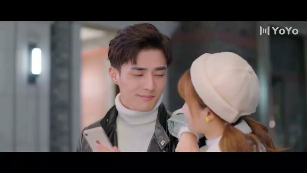 زوجها الغني يطرد من الشركة , لكنها سعيدة بالبقاء معه زوجها الغني يطرد من الشركة , لكنها سعيدة بالبقاء معه