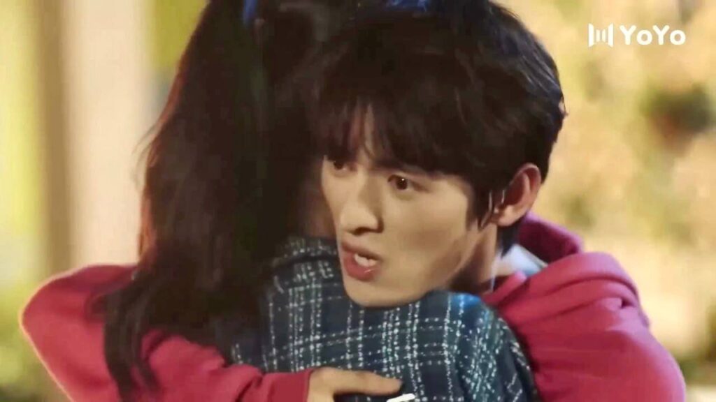 يدخل المنزل المحترق لكي ينقذ حبيبتـه  ( اقرب اليك )