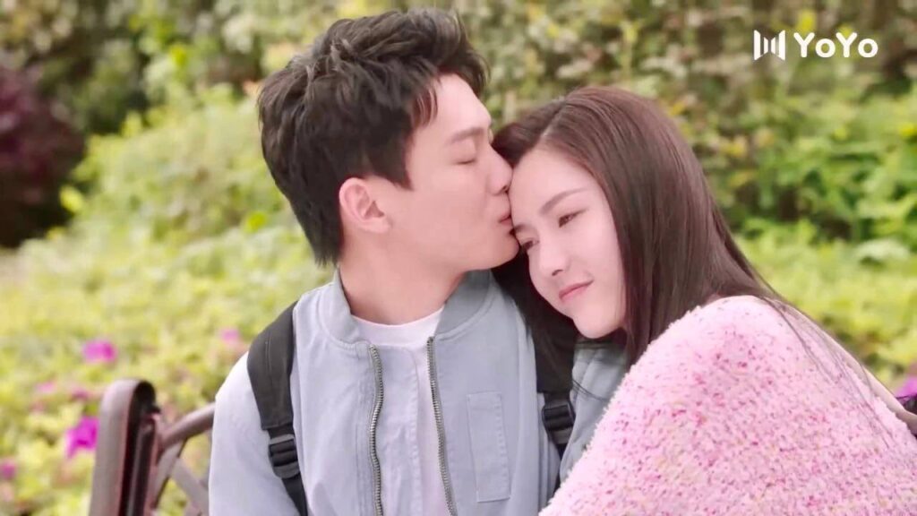 اريد النوم على كتفك وانسى هذا العالم القاسي  ( اقرب اليك )