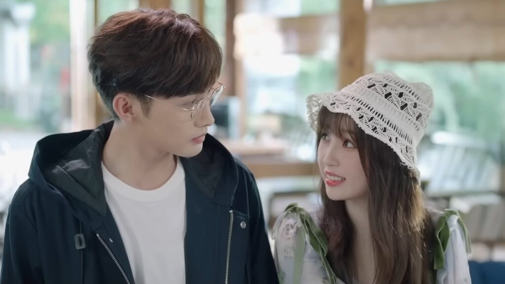 يجب تغطية الكذبة بألف كذبة 😅😅 | مشهد من المسلسل “رومانسية الغابة الصغيرة” يجب تغطية الكذبة بألف كذبة 😅😅 | مشهد من المسلسل "رومانسية الغابة الصغيرة"