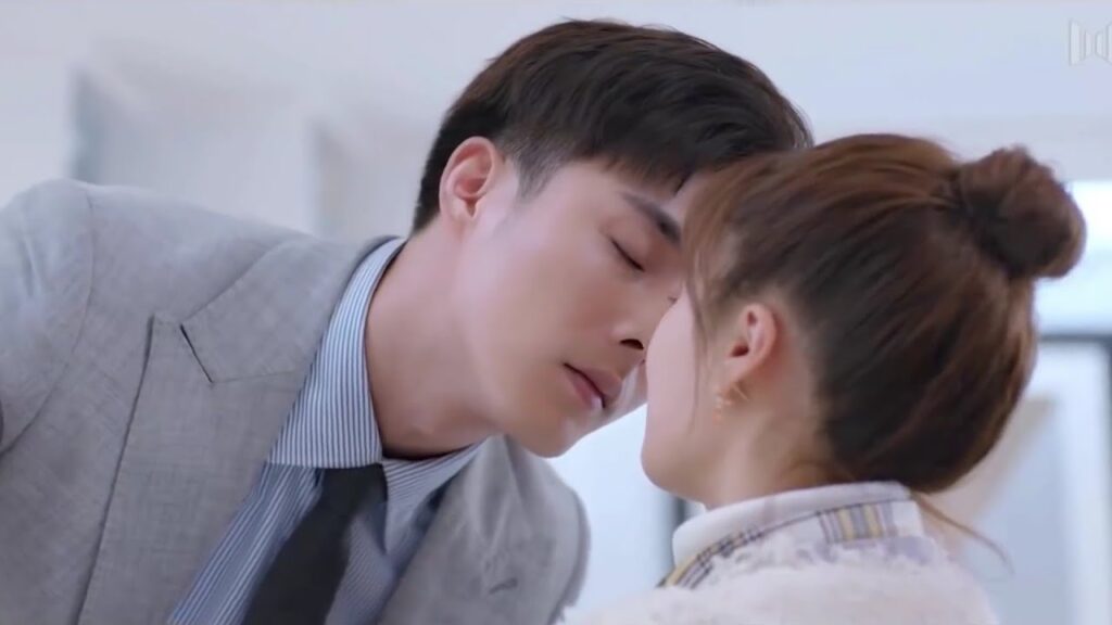 تقوم بعلاقـة سرية مع رئيسها ( هي التي احبها ) تقوم بعلاقـة سرية مع رئيسها ( هي التي احبها )