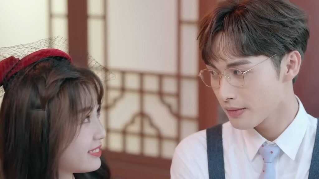 مخادعة! خدعت (مي رين) الأستاذ (تشوانغ) لالتقاط صورة عائلية، | مشهد من "رومانسية الغابة الصغيرة"