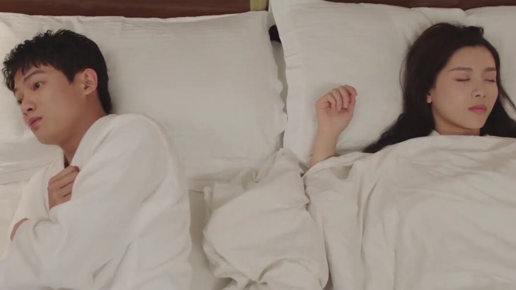 لا اصدق بأننا سوف نقضي ليلتنا الاولى معاً ( اقرب اليك)