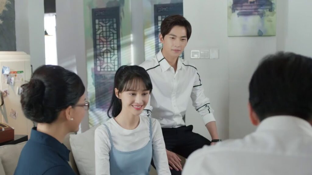 مخجل للغاية! هذه هي المرة الأولى التي ترى فيها (وي وي) أن أهل حبيبها 😊😊 | مقطع من "ابتسامة جميلة"