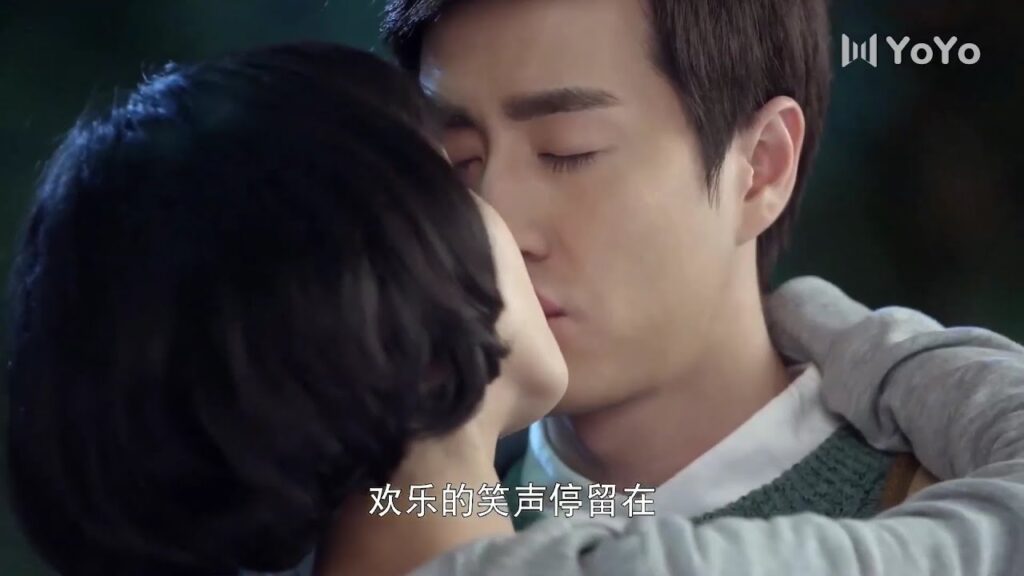 ينتظرها لساعات امام شقتها لكي تقبـل اعتذاره , لكنها تفاجئه بقبـلة