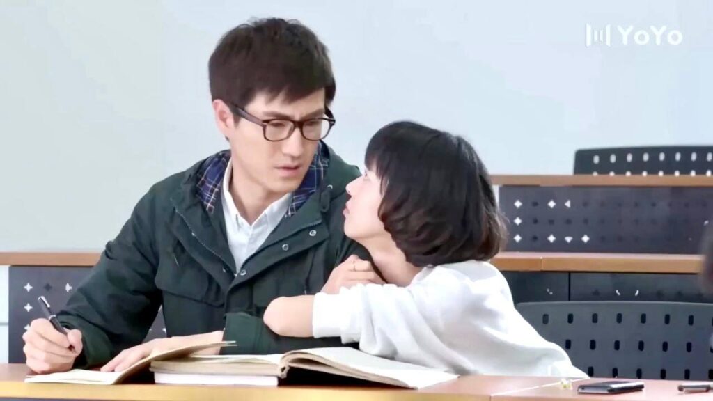 تتصرف بطريقة كأنها الوحيدة التي لديها حبيب