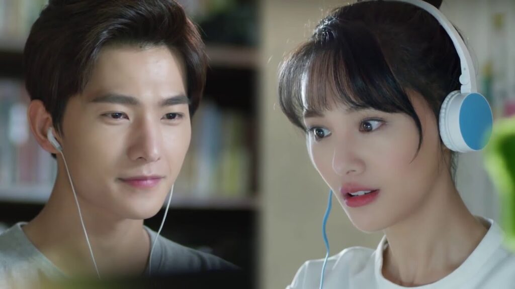 حتى لو التقيا وجهًا لوجه 👫 ما زالا سيتحدثان في اللعبة 😇🤭 | مقطع من مسلسل "ابتسامة جميلة"