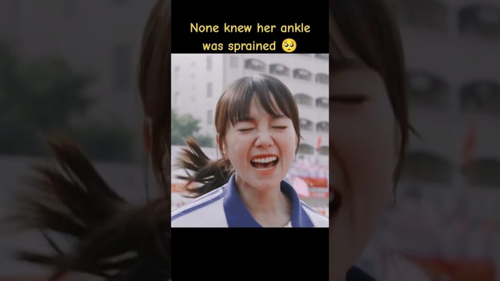 لم ترغب في إحباط زملائها في الفريق😢🥺#ariverrunsthroughit #wangruichang #huyixuan #cdrama #youku