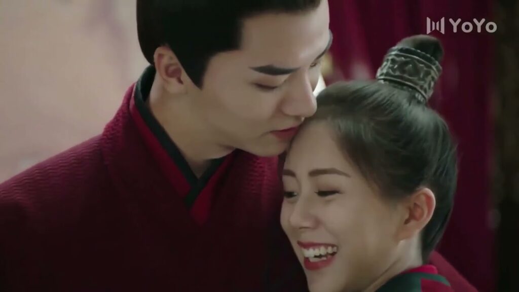 تريد من زوجها الا يتصرف برومانسية معها , امام صديقتها العزباء