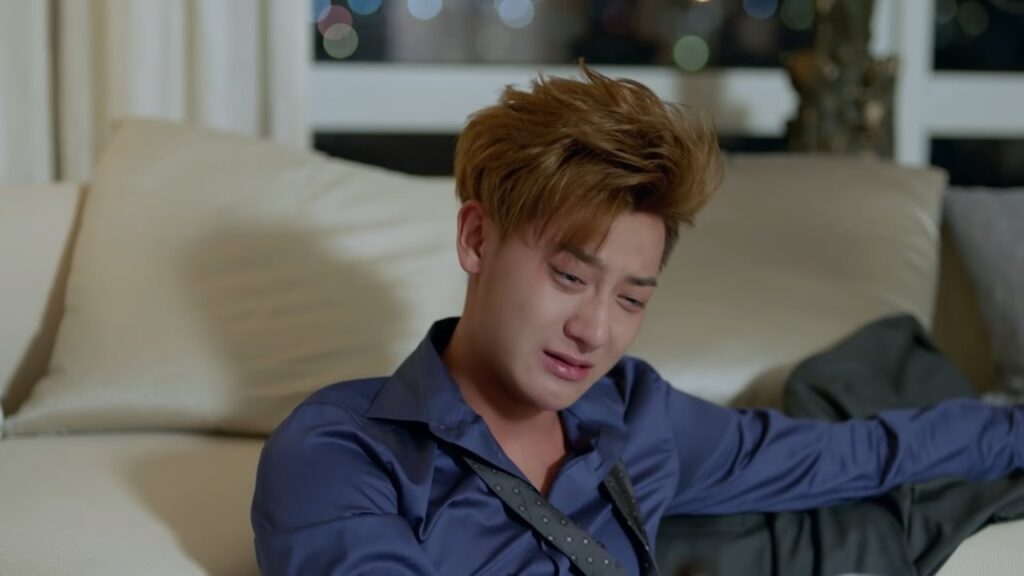 بعد أن فقد حبيبته، بكى الرئيس بمرارة، وبدا العالم وكأنه ينهار في لحظة ~ | مقطع من مسلسل المفاوض