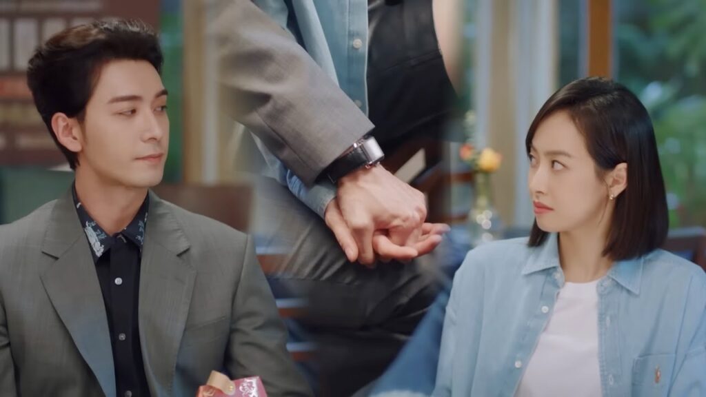 يتأثر بسماع قصة فيتجرأ على الإمساك بيدها لينجح أخيرًا في إستعادة علاقتهما💖مشهد من “عزيزتنا المترجمة” يتأثر بسماع قصة فيتجرأ على الإمساك بيدها لينجح أخيرًا في إستعادة علاقتهما💖مشهد من "عزيزتنا المترجمة"