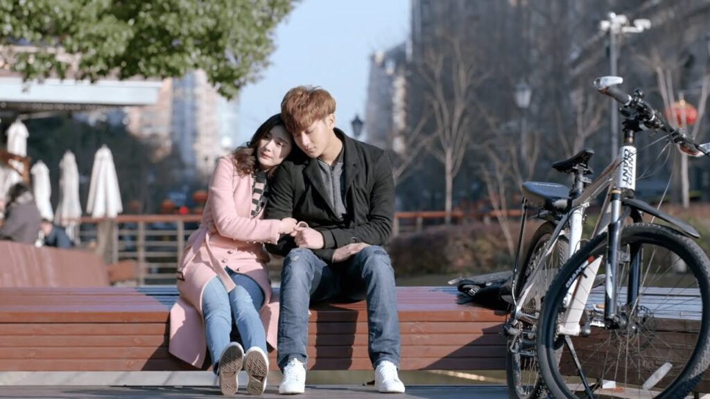 يتعلم الرئيس الشاب ركوب الدراجة ويخرج في موعد مع (تونغ وي) 💓 | مقطع من مسلسل المفاوض