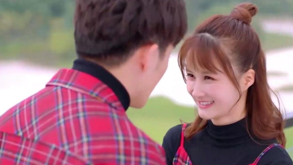 يتحول زواجها المزيف الى حقيقـة بعد ان وقعا في حب بعضهما البعض ( هي التي احبها )