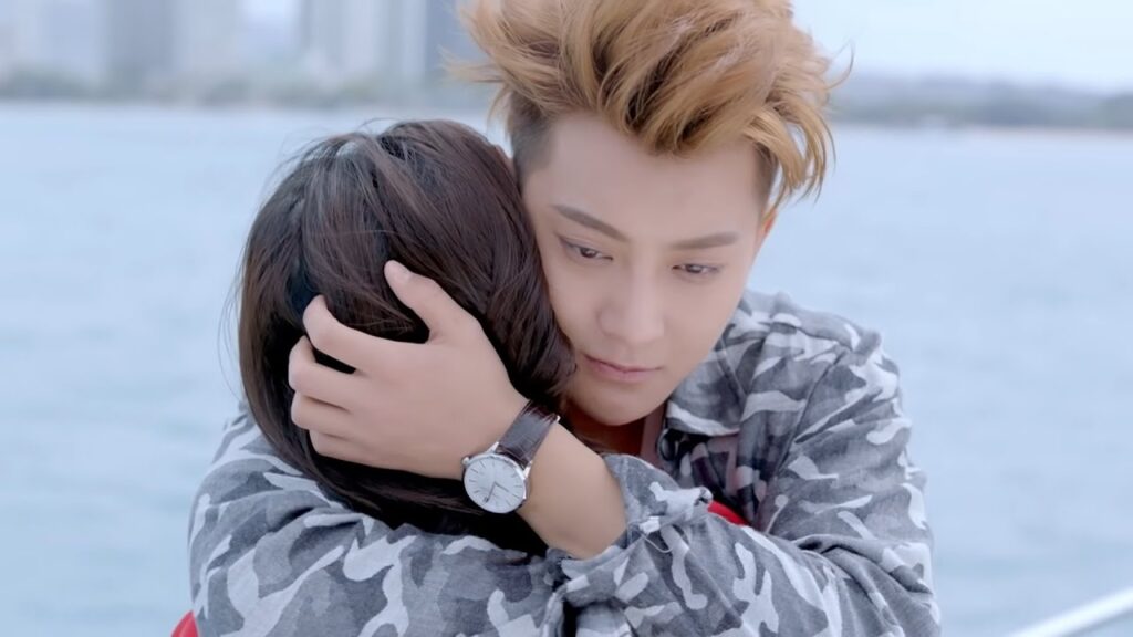 يهرب الرئيس مع حبيبته تاركًا كل شيء وراءه 💘 | مقطع من مسلسل المفاوض