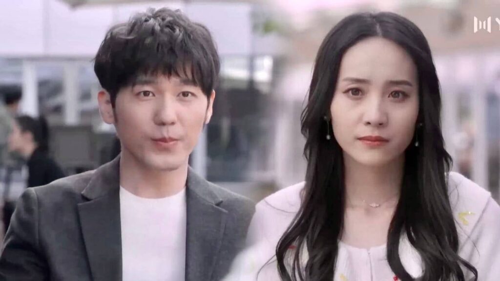 رغم غرورهِ لكنهٌ يتظاهر بأنهٌ صحفي لكي يساعدها 🥺 ( شكرا ايها الطبيب )