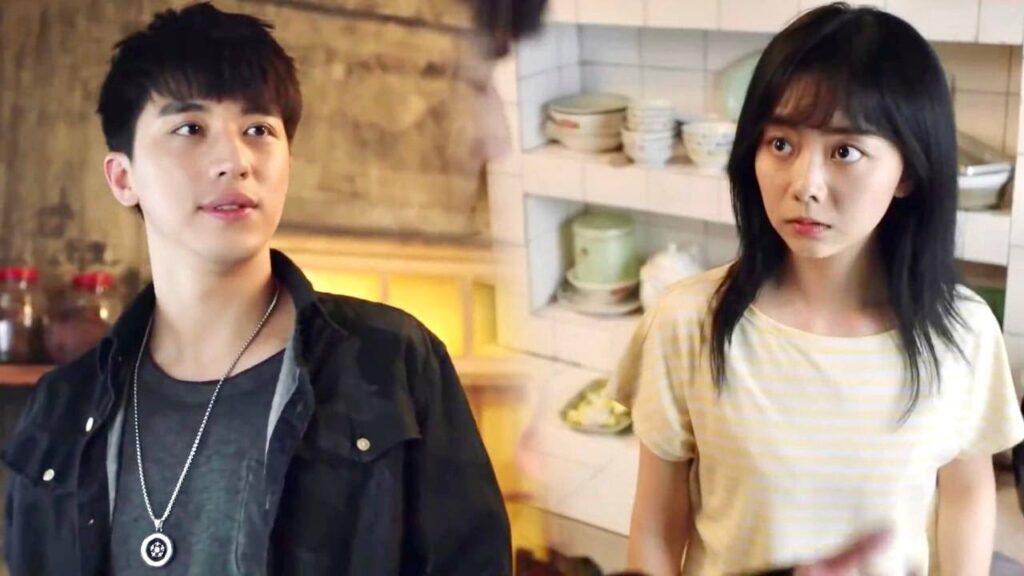 يحاول مساعدتها لكنه يرميها بالماء عن طريق الخطأ