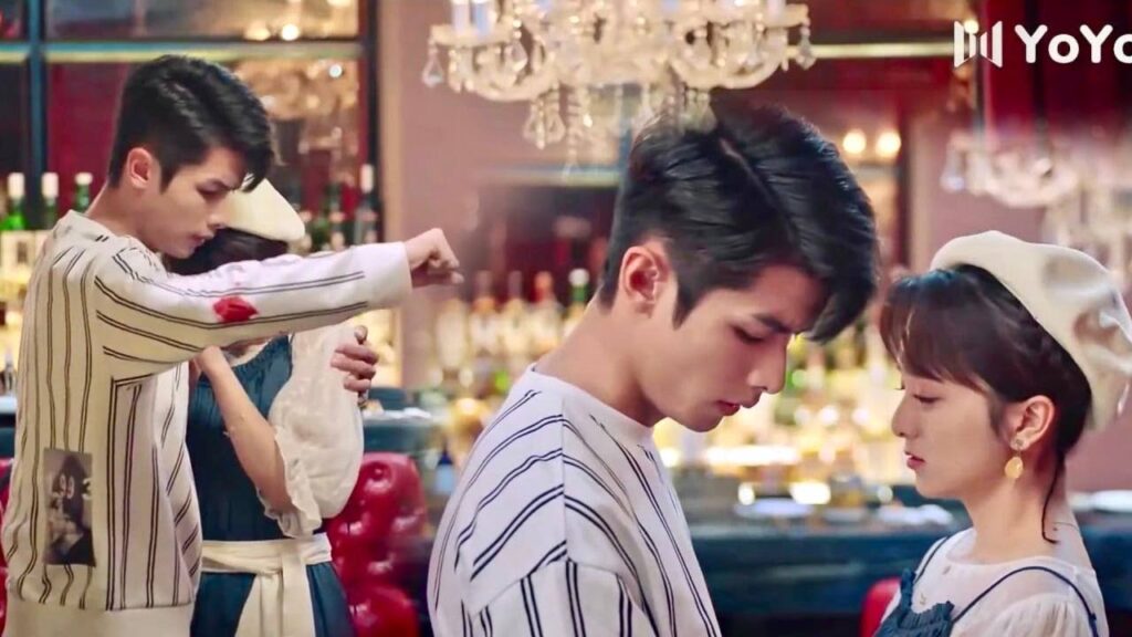 تتعرض زوجتـه لهجوم من قبل العصابة , لكنه ينقذها