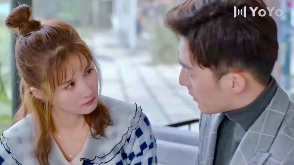 تنتشر فضيحـة مواعدتـه من فتاة آخرى لكنها تضحك و لا تصدق لانها تثـق بـه  كثيرا  ( هي التي احبها )