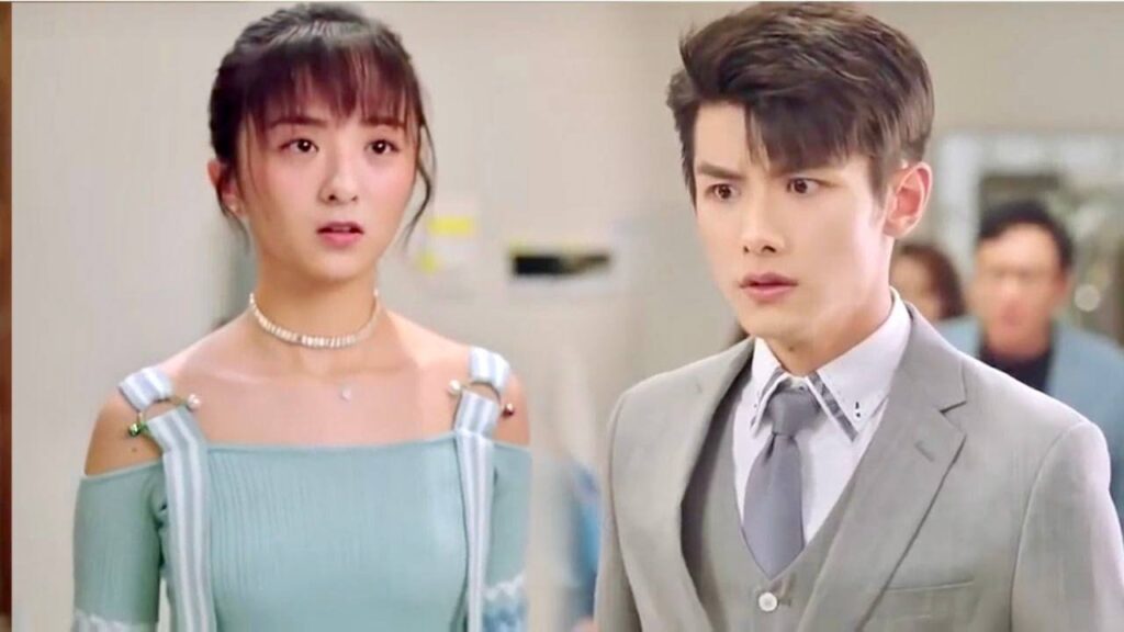 لا يثق بها ويلقي اللوم عليها لكونها اسقطت الفتاة ارضا  ( حبيبتي )