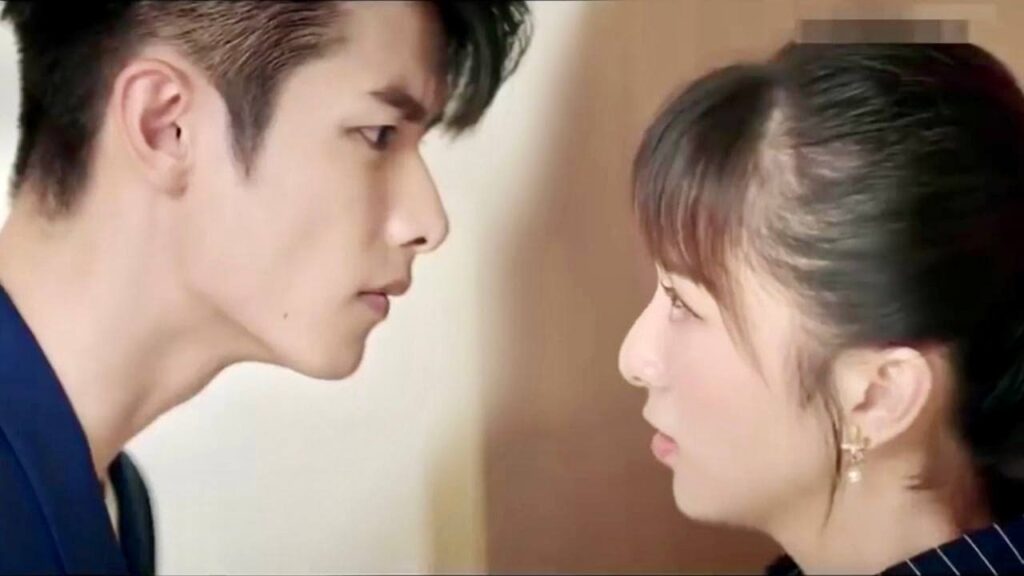 يغضب منها  لانها دمرت سمعة شركتـه ولا تعتقد بأنها ارتكبت خطأ  ( حبيبتـي )