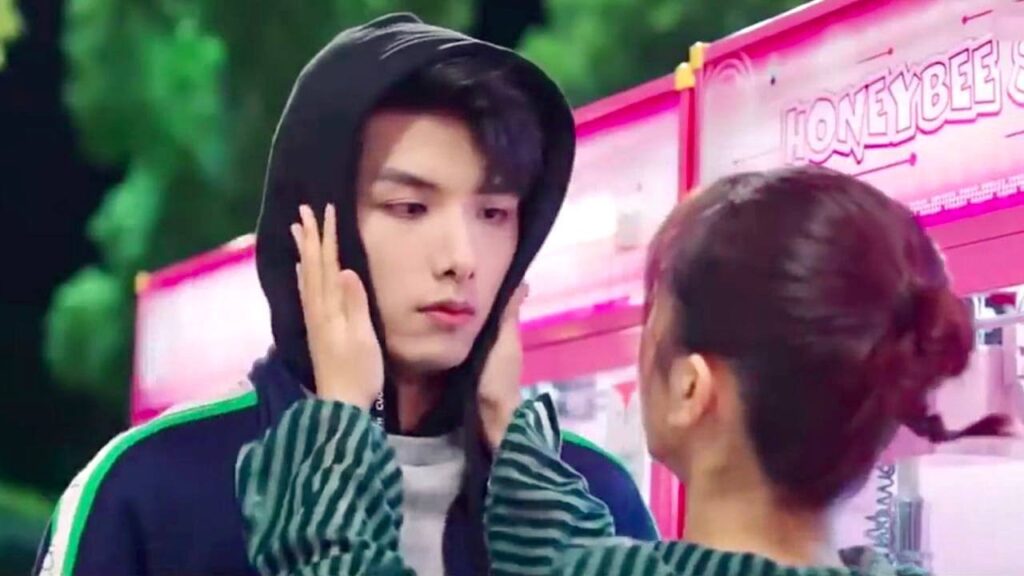 انا سعيدة لاني اواعدك , لكن لا اريد  ان يراك احد لكي لا اشعر بالغيرة  ( حبيبتي )