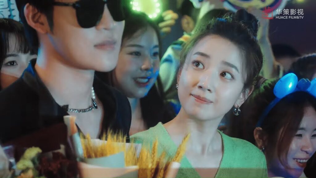 بين المعجبة والنجم علاقة عاطفية؟ حقيقة أمْ خيال! | مقطع من مسلسل "حديقة الأحلام"