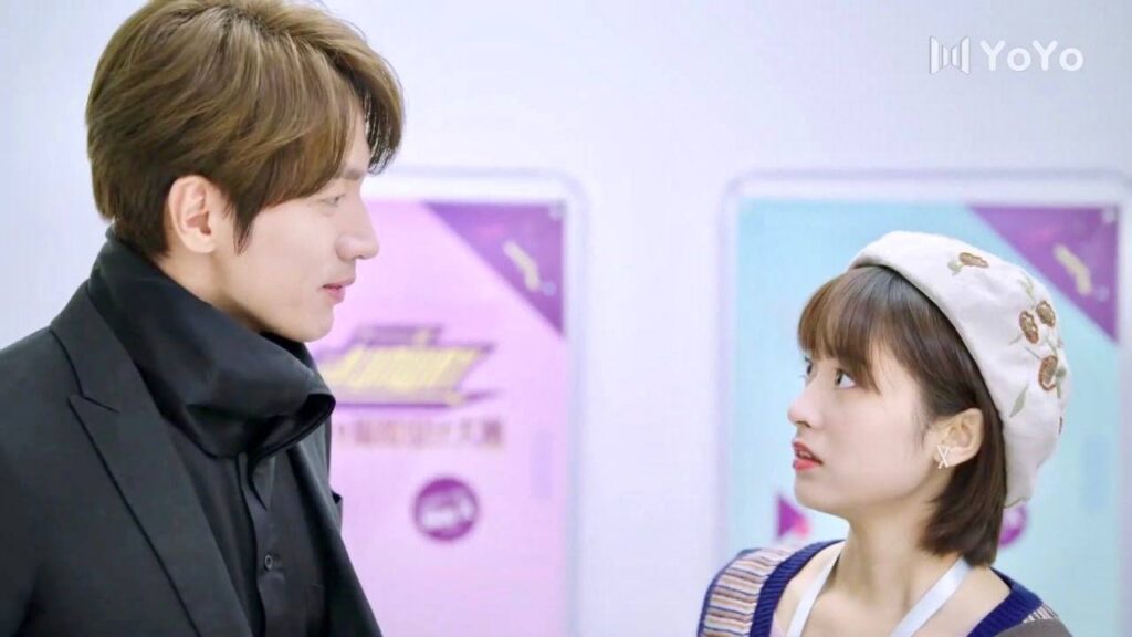 الرئيس المغرور يعامل مساعدته بلطف امام الموظفين ( عد نجومك المحظوظة )