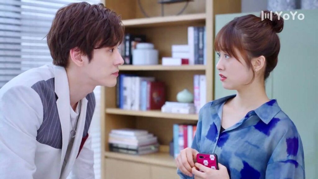 والدته تريده ان يطرد الفتاة التي يحبـها من الشركة  ( عد نجومك المحظوظة )