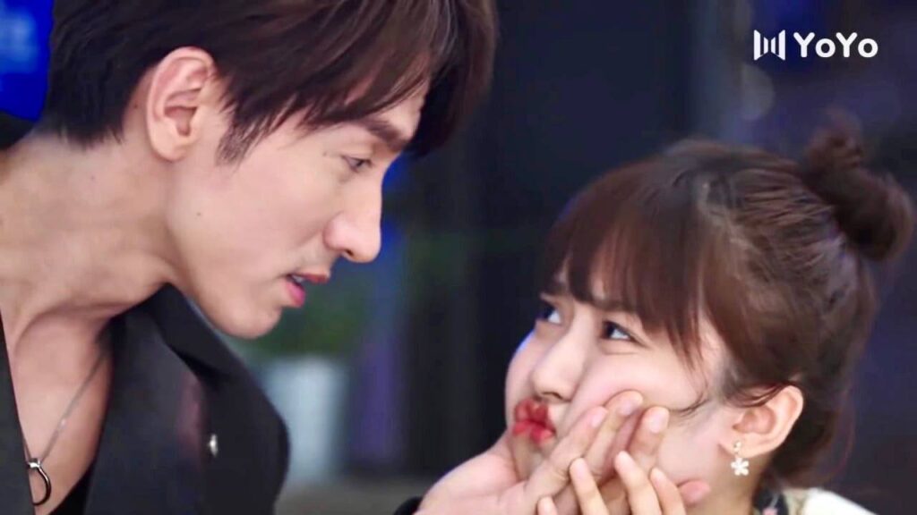 اضحكـي لا احب رؤيتك حزينـة , انا معك هنا  ( عد نجومك المحظوظة )